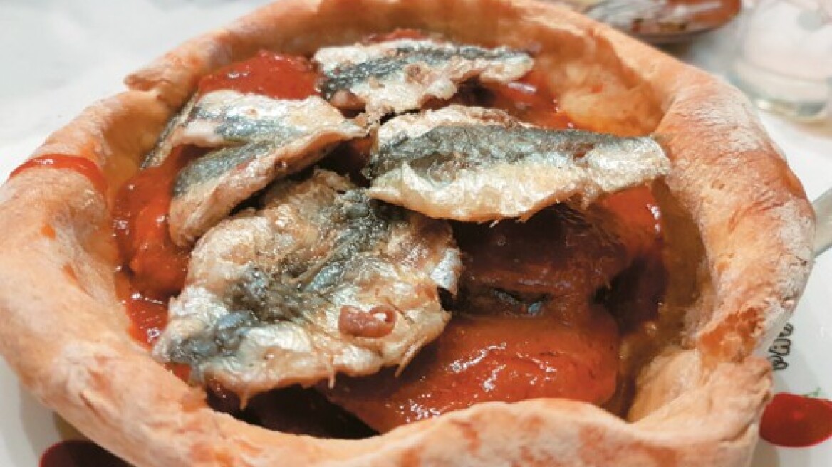 Είναι καλτ -και ουζερί- και βρίσκεται στην Π. Βικτωρίας