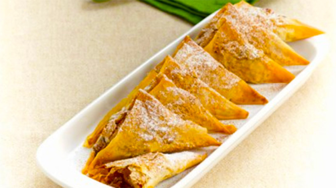 Τρίγωνα μηλοπιτάκια