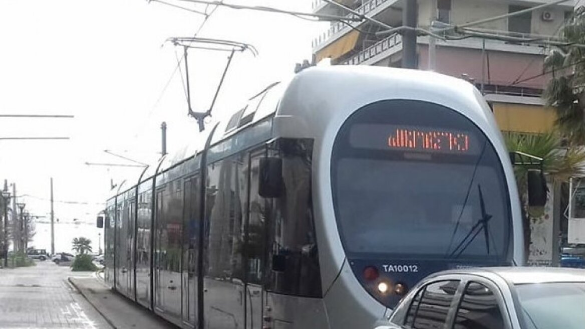 Το... παρκάρισμα της χρονιάς έγινε στο Παλαιό Φάληρο (pic)