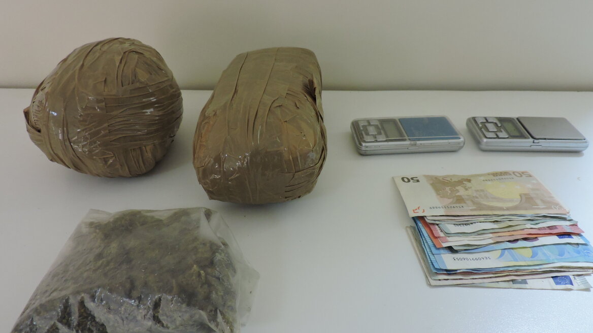 Κέρκυρα: 20χρονος Έλληνας θα «έσπρωχνε» ένα κιλό χασίς