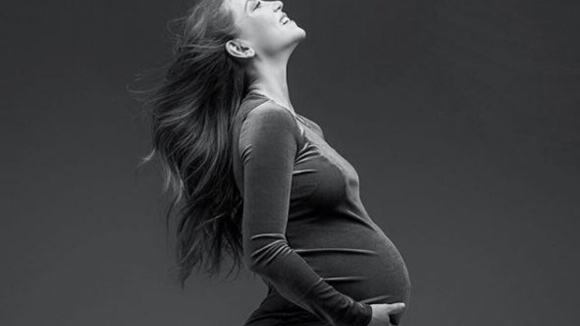 Γέννησε η Αθηνά Οικονομάκου