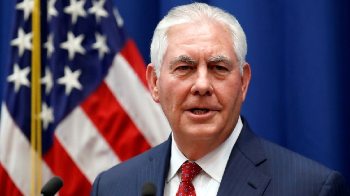 Η... αποφράδα εβδομάδα του Ρεξ Τίλερσον: Έχασε τον πατέρα του, έχασε και την δουλειά του...