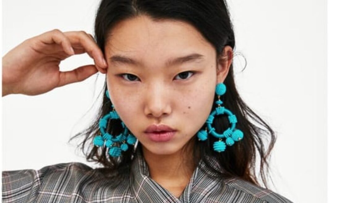 Η Zara έχει άλλο ένα must-have blazer και μόλις το εντοπίσαμε