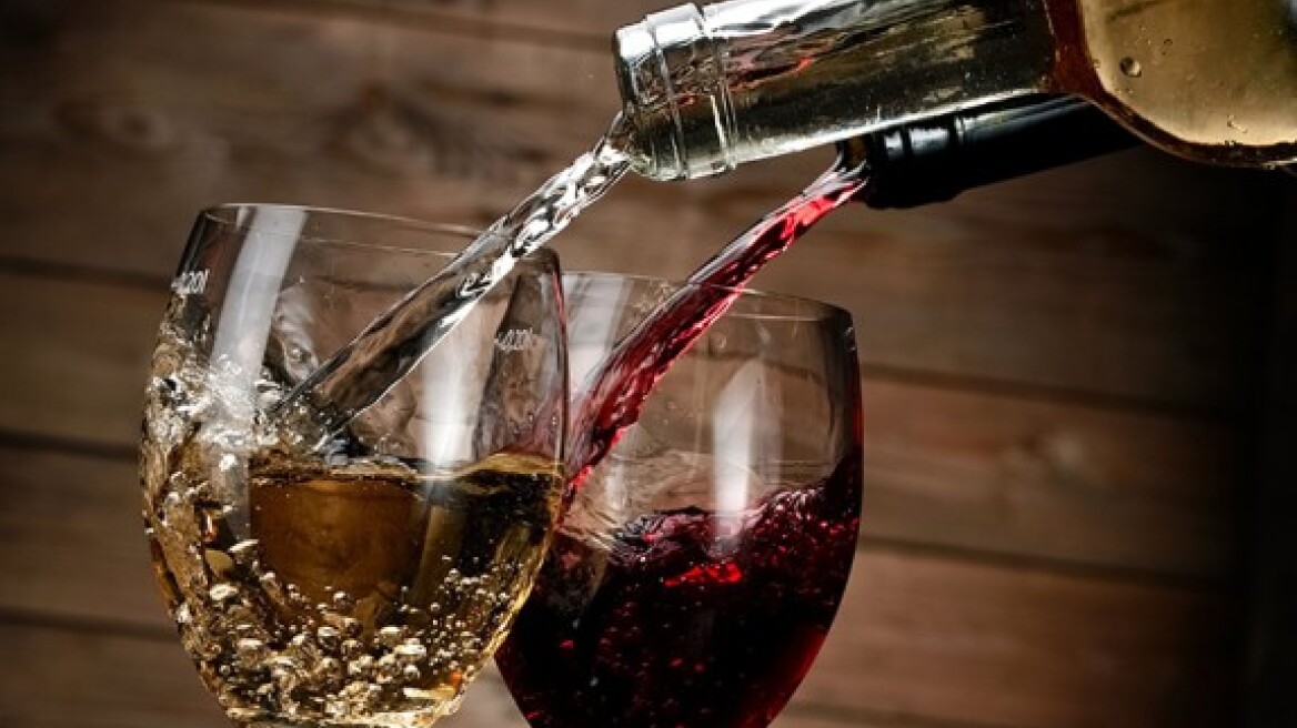 Εξαίρεση των κρασιών και των οινοπνευματωδών από τους δασμούς Τραμπ επιδιώκει η Γαλλία