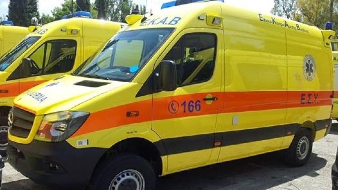 Κρήτη: Ο διευθυντής του ΕΚΑΒ σώθηκε από τους ...διασώστες του!