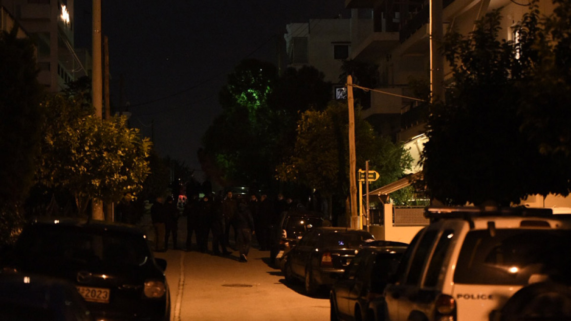 Πυροβολισμοί σε διαμέρισμα στον Άγιο Δημήτριο - Έτοιμη να επέμβει η ΕΚΑΜ