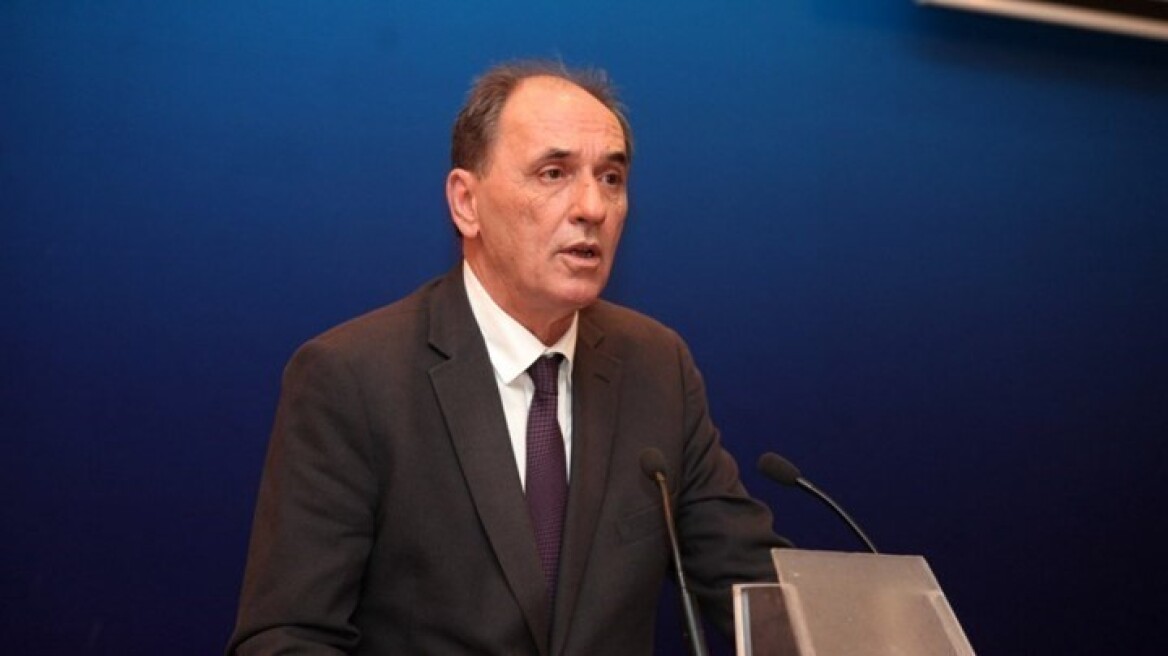 Σταθάκης (ΘΕΜΑ 104,6): Στον ευρωπαϊκό μέσο όρο το κόστος του “Μένουμε Όρθιοι ΙΙ”