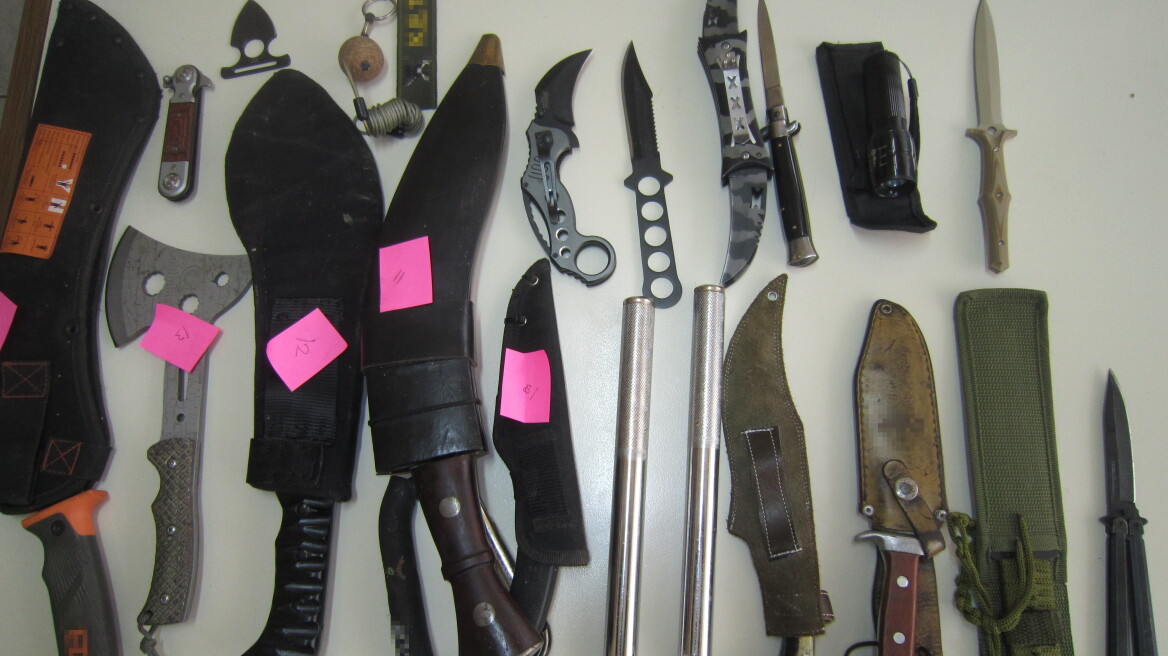 Αλεξανδρούπολη: Σύγχρονος «νίντζα» είχε οπλοστάσιο στο αυτοκίνητό του!