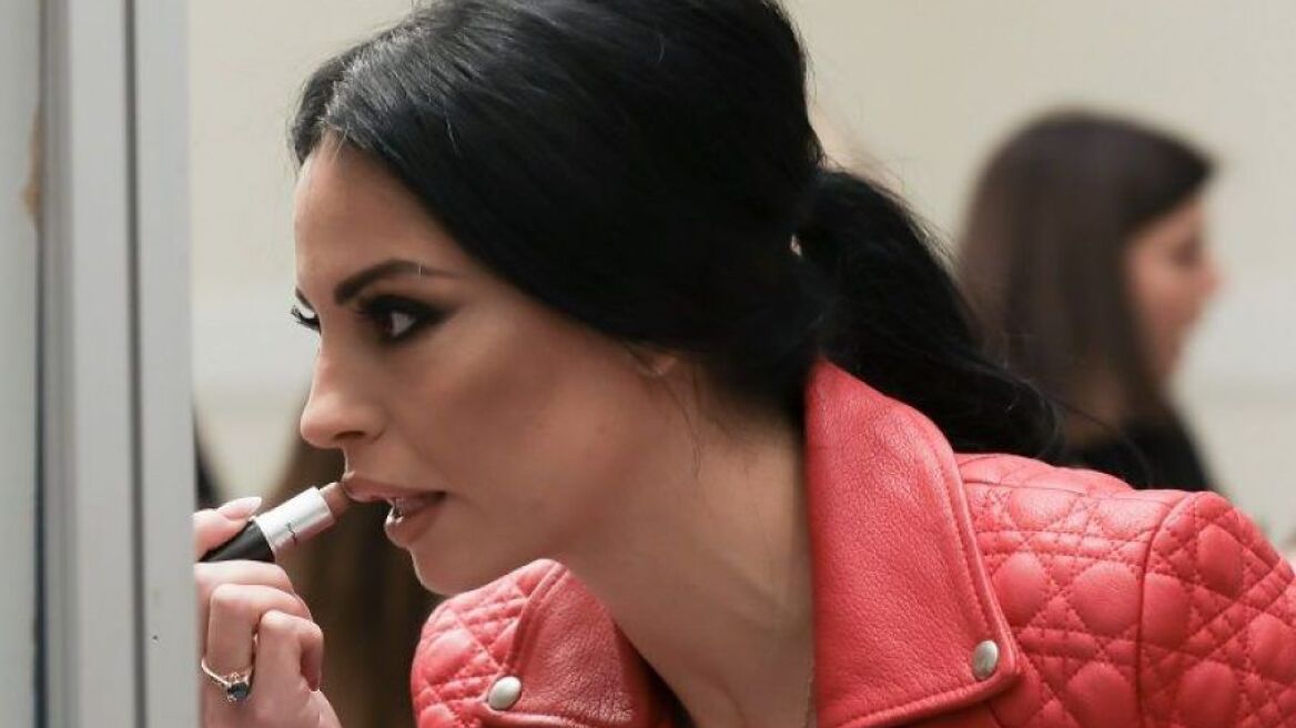 Η Δήμητρα Αλεξανδράκη είναι φτυστή η μητέρα της