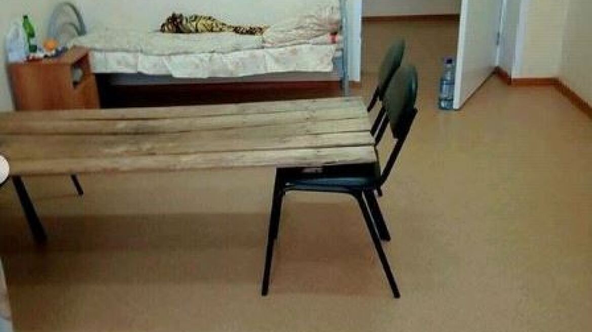 Φωτογραφίες: Κρεβάτι από καδρόνια και καρέκλες σε νοσοκομείο της Ρωσίας