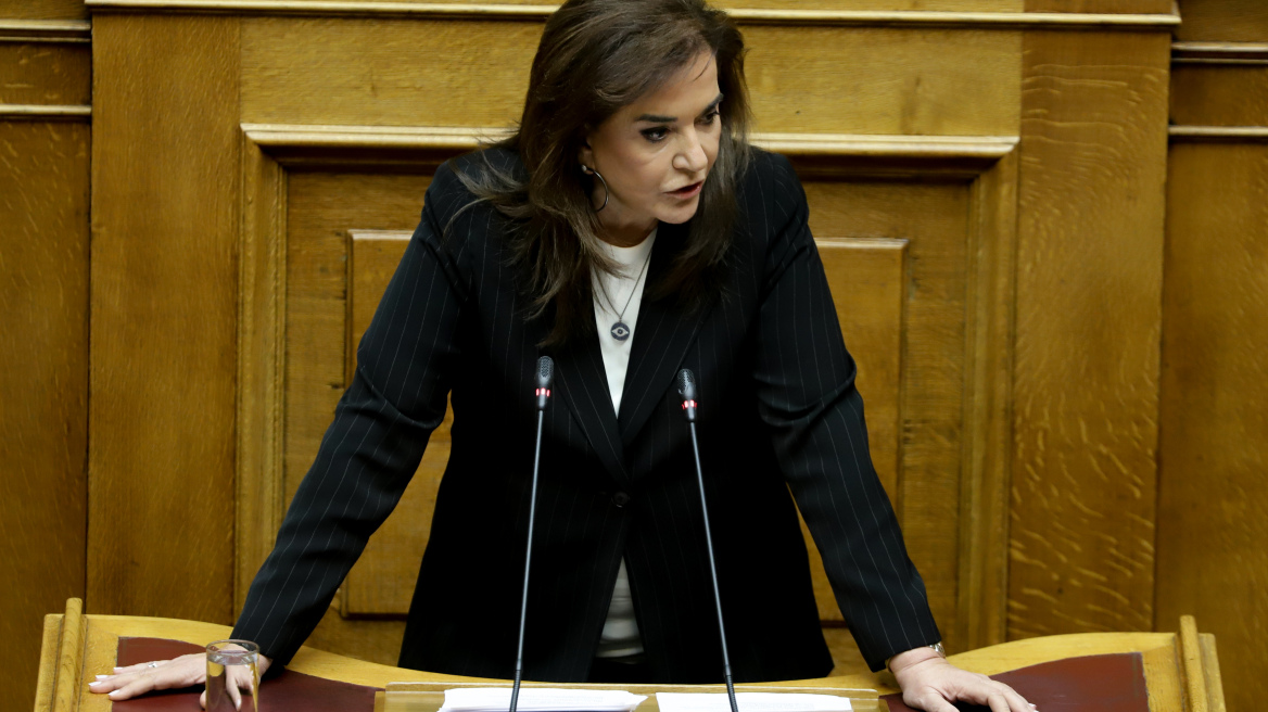 Ντόρα Μπακογιάννη: Είμαι υπερήφανη για τους αγώνες του πατέρα μου