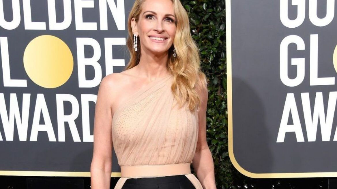 Η Τζούλια Ρόμπερτς μόλις μας έπεισε ότι τα δαχτυλίδια ποδιού είναι cool 