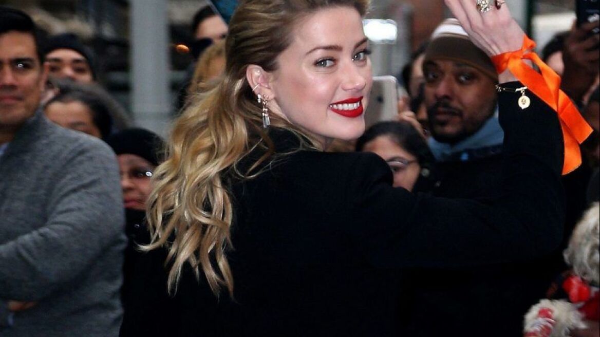 Η Άμπερ Χερντ φόρεσε διαφάνεια και είδαμε το πιο ωραίο στήθος στη Νέα Υόρκη