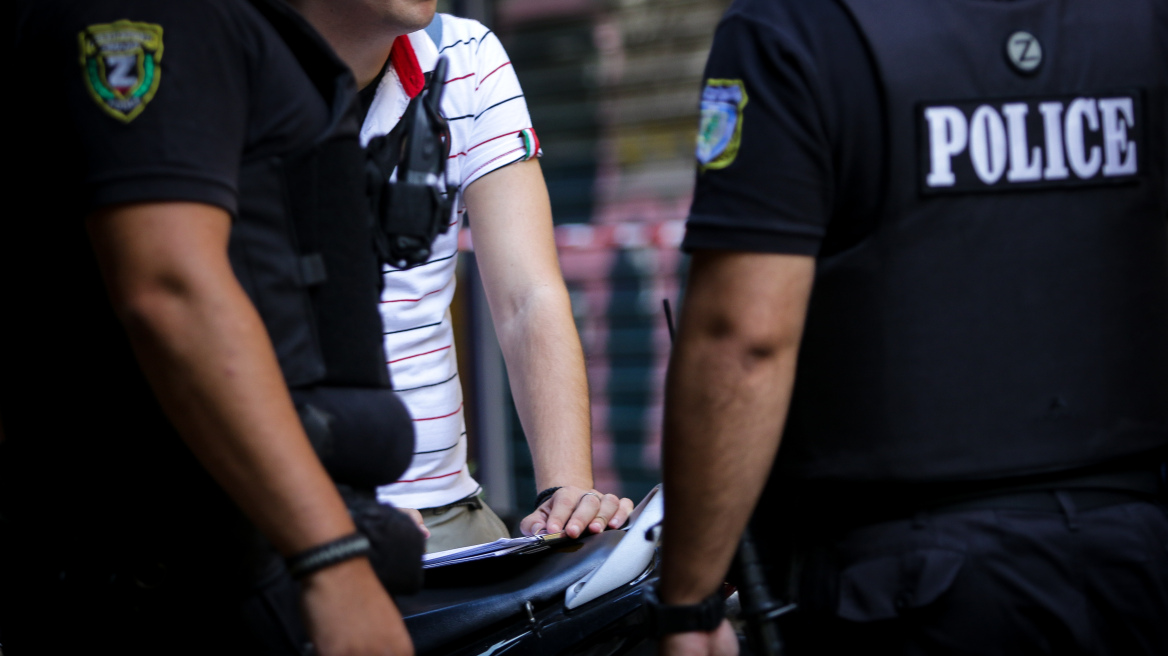 Πάτρα: 20χρονος λήστεψε 18χρονο μαθητή - Του άρπαξε χρήματα και κλειδιά