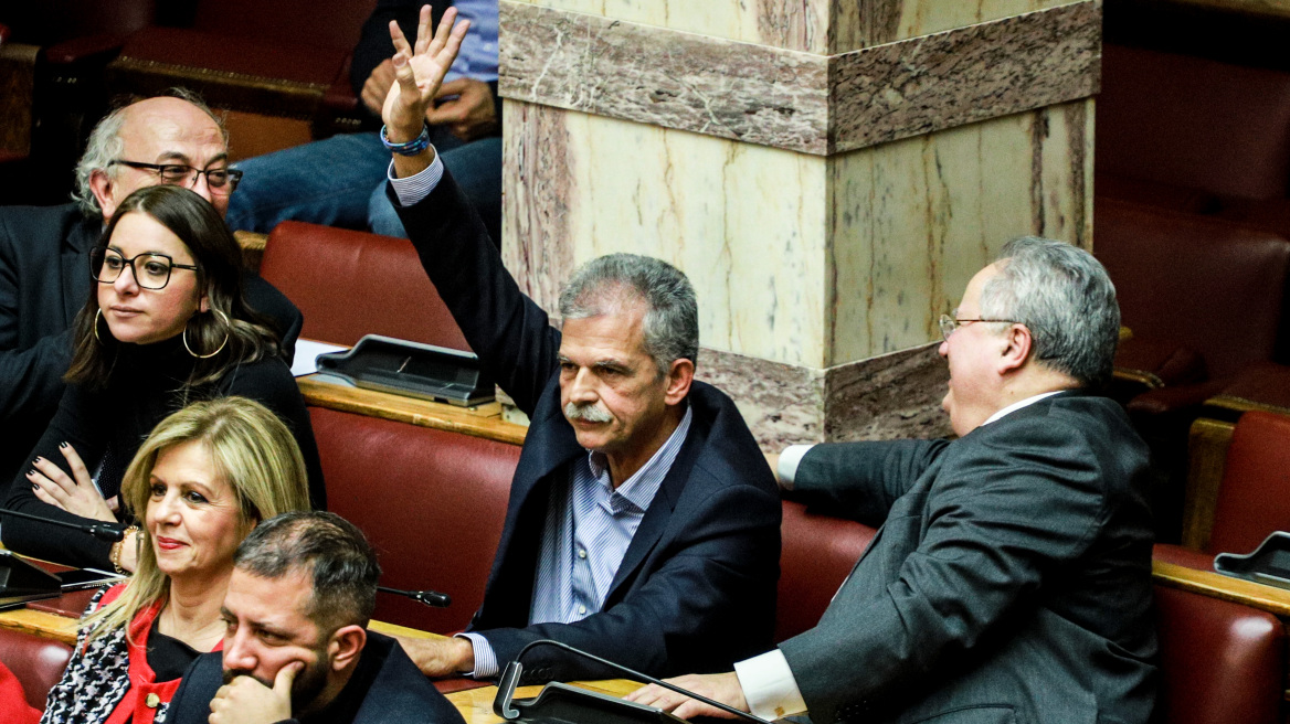 Προσήχθη ύποπτος για απειλητικά μηνύματα κατά του Δανέλλη