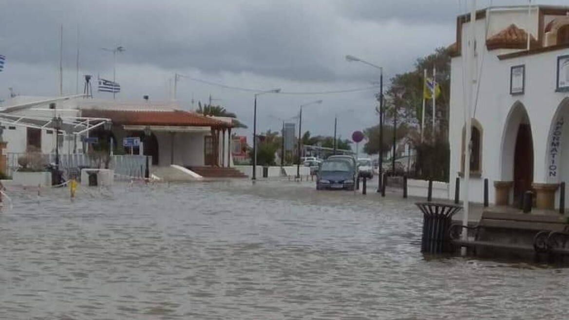 Φωτογραφίες: Με κανό στην Πάτμο!