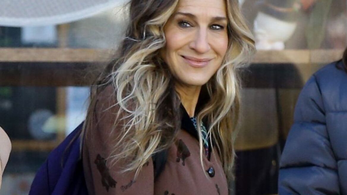 Πώς να φορέσετε χρωματιστά καλσόν α λα Σάρα Τζέσικα Πάρκερ 