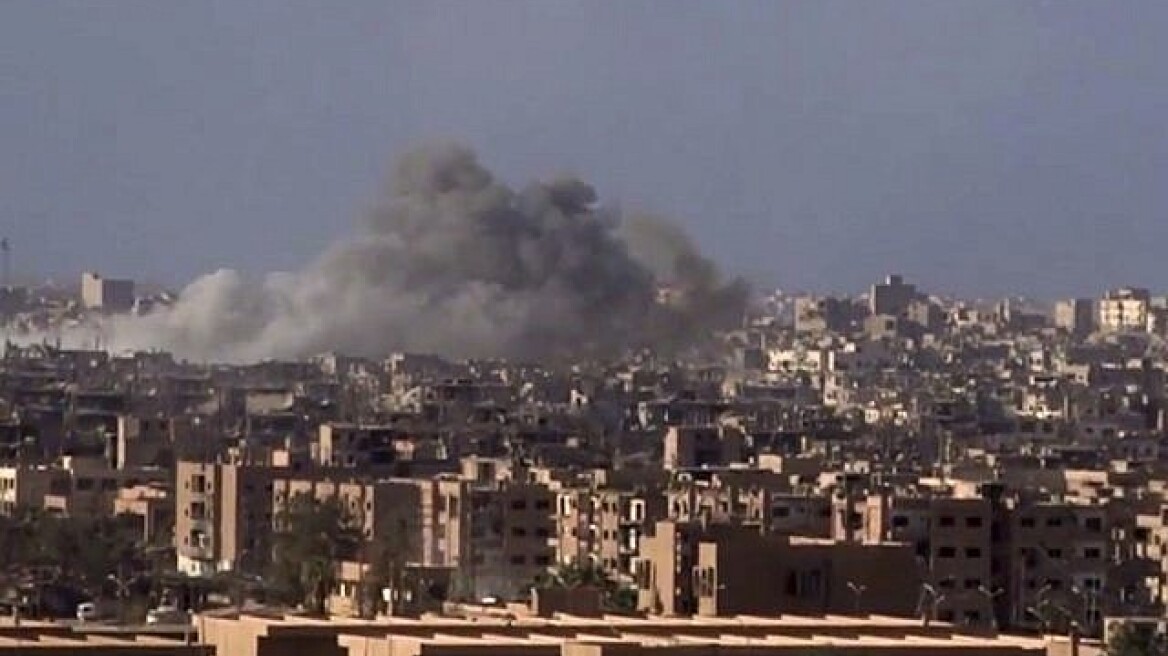 Συρία: Ο διεθνής συνασπισμός βομβάρδισε τέμενος 