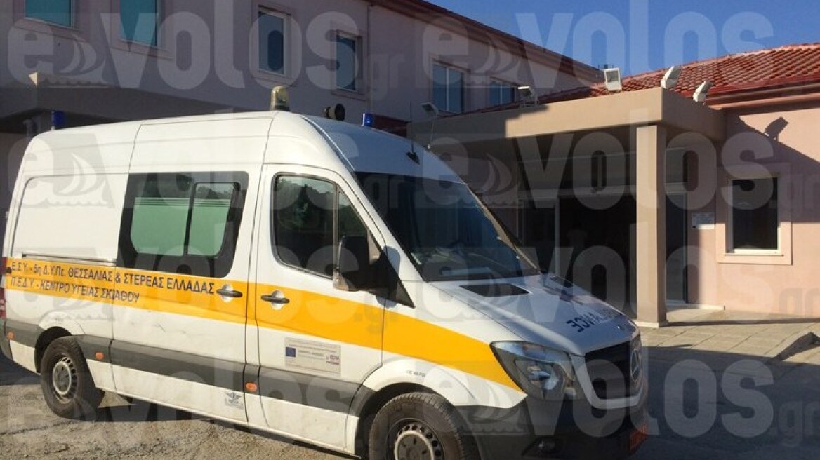 Σκιάθος: Αγώνας δρόμου για τη σωτηρία 14χρονου που τραυματίστηκε σε τροχαίο