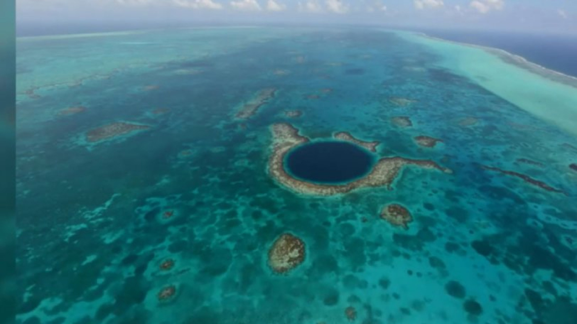 Τι βρίσκεται στον πάτο της διάσημης «Μεγάλης Μπλε τρύπας» 