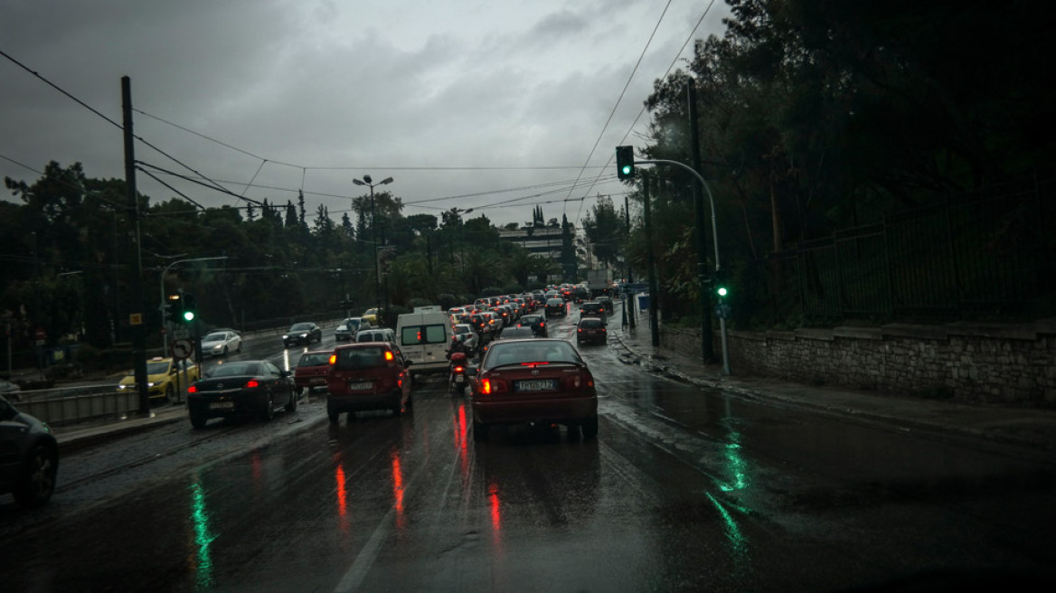 Καιρός: Έρχεται ο «Φοίβος» με βροχές, καταιγίδες και χαλάζι μέχρι την Κυριακή