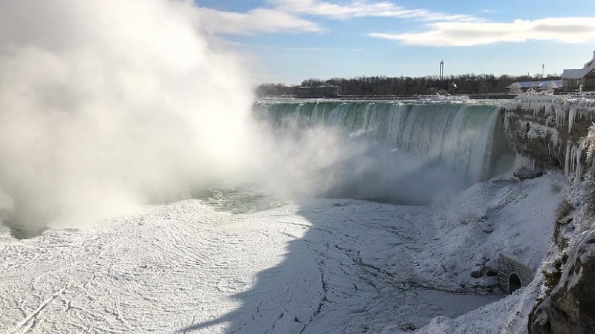 Μαγευτικοί οι παγωμένοι καταρράκτες του Νιαγάρα