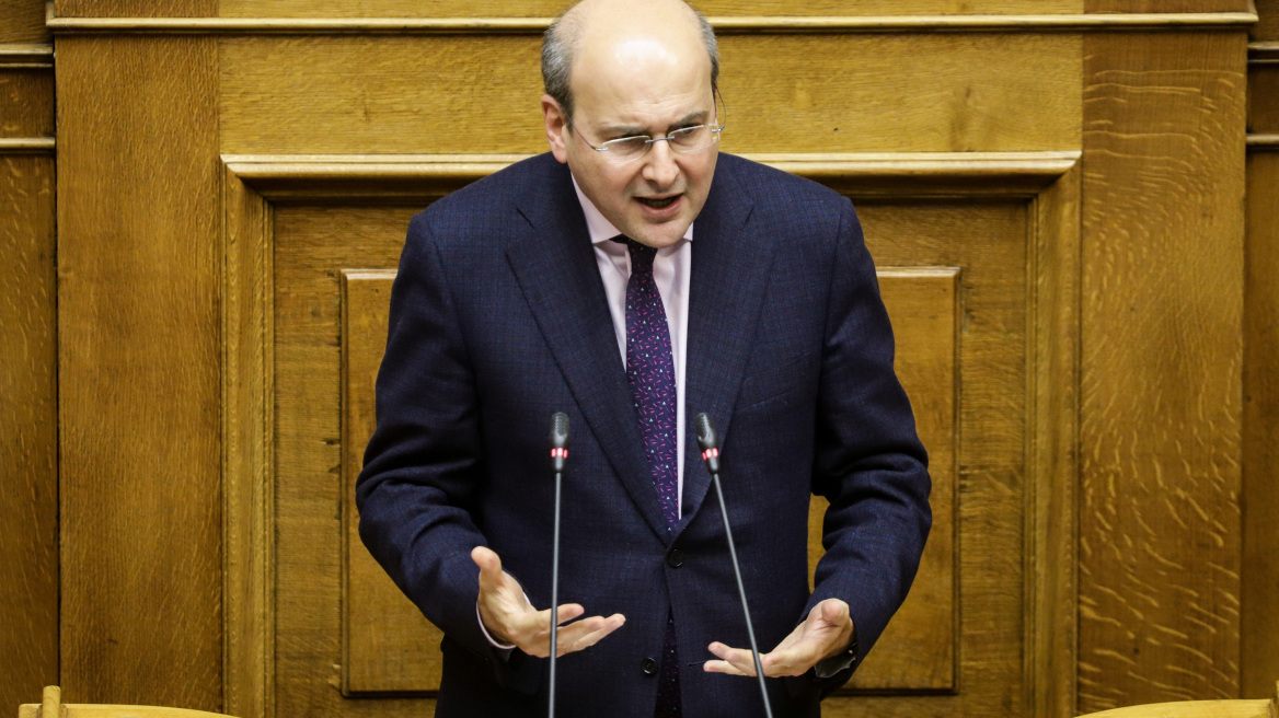 Χατζηδάκης: «Σαπουνόφουσκες» τα περί παραίτησης βουλευτών