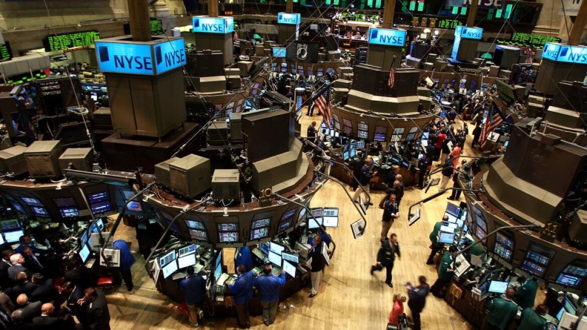 Wall Street: Άνοδος για Nasdaq, απώλειες για Dow