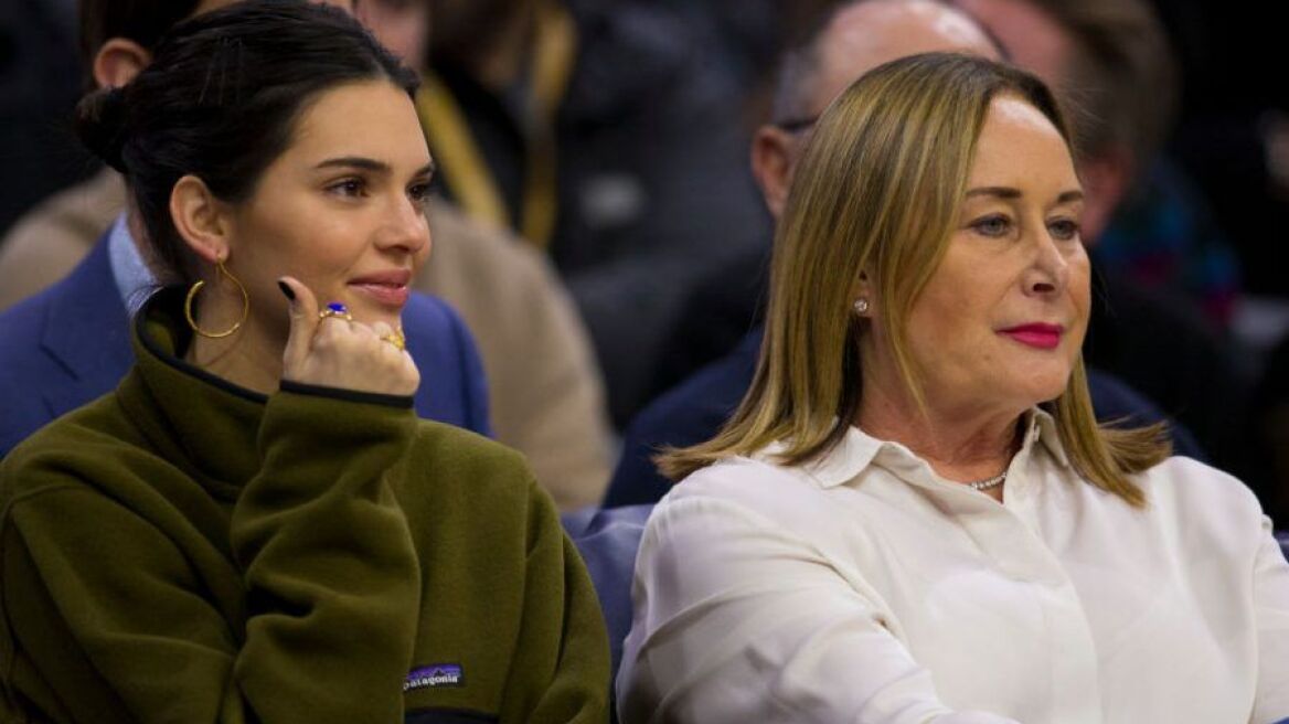 Η Kendall Jenner παρακολουθεί αγώνα μπάσκετ και δημιουργεί trends 