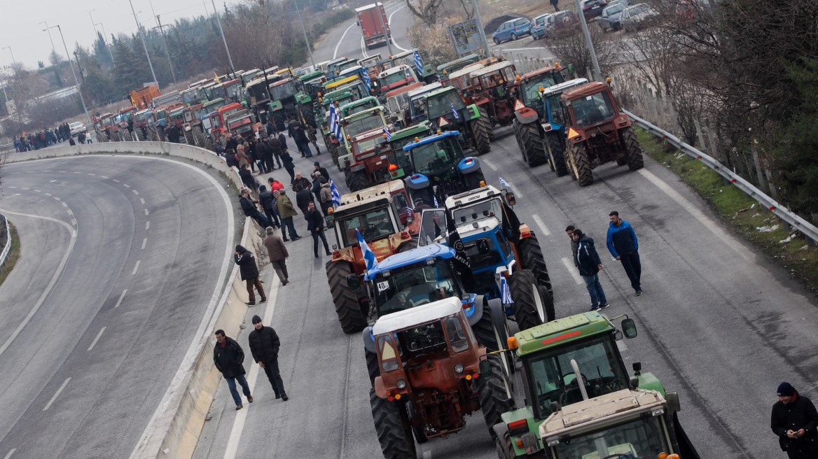 Στο δρόμο οι αγρότες:  Κλειστή η Αθηνών - Θεσσαλονίκης στον κόμβο της Νίκαιας 