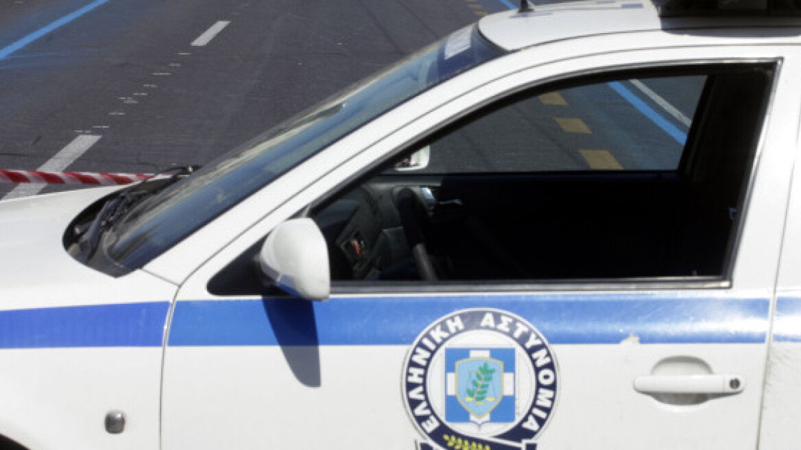 Χαλκίδα: «Ζόρικος» παππούς έκρυβε λαθραία στο κοτέτσι του