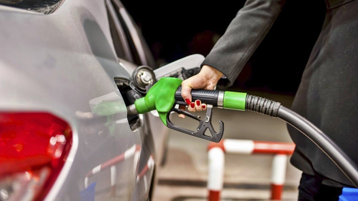 Η φθηνότερη βενζίνη της 10ετίας...