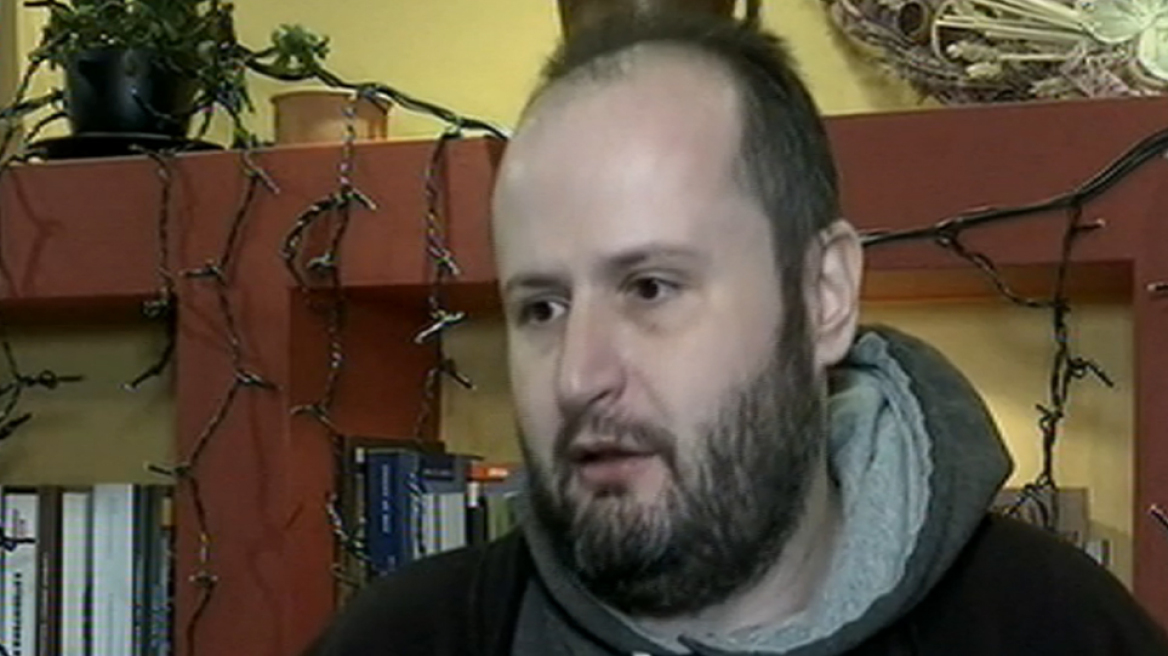 «Η απληστία με έκανε να νιώθω σαν ζώο» λέει ο καρκινοπαθής που κατήγγειλε γιατρό για φακελάκι