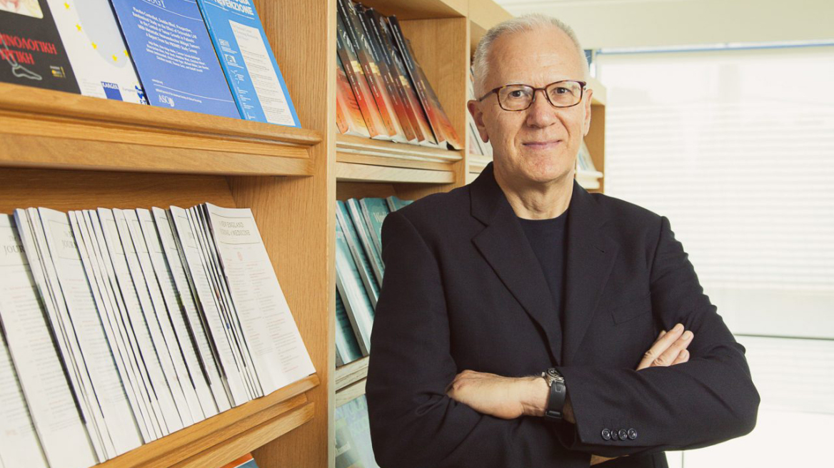 Δημήτρης Λινός: Είναι δύσκολο να γίνεις «ο καλύτερος γιατρός του κόσμου»