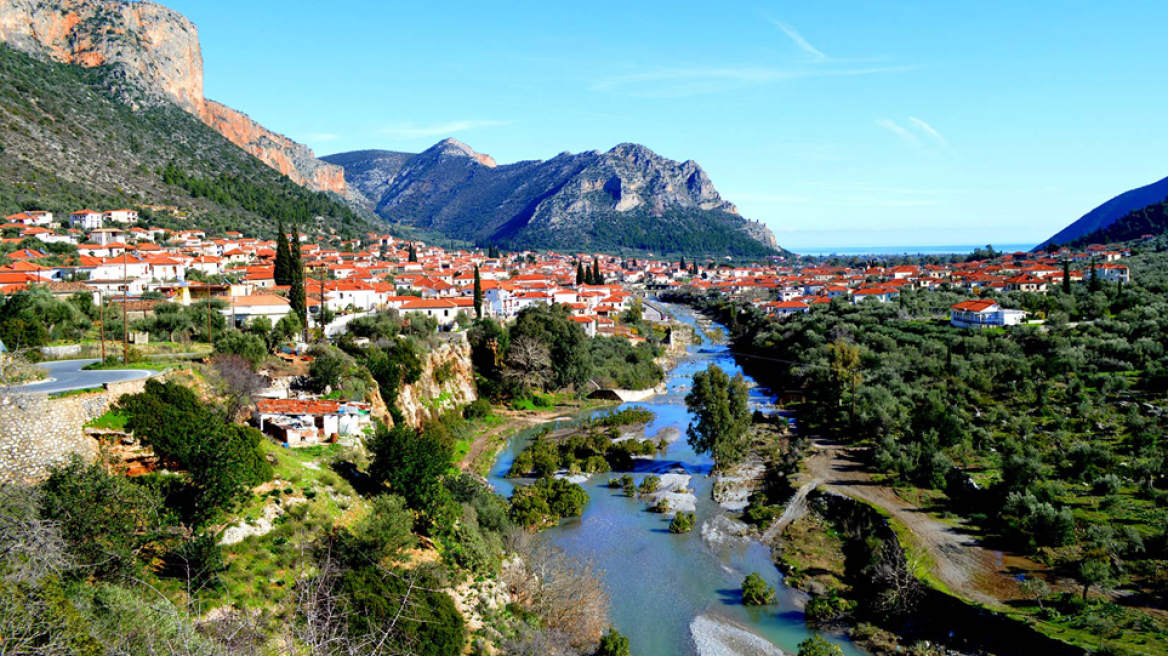 Οι Τσάκωνες: Eτυμολογία του ονόματός τους, ιστορία, γλώσσα