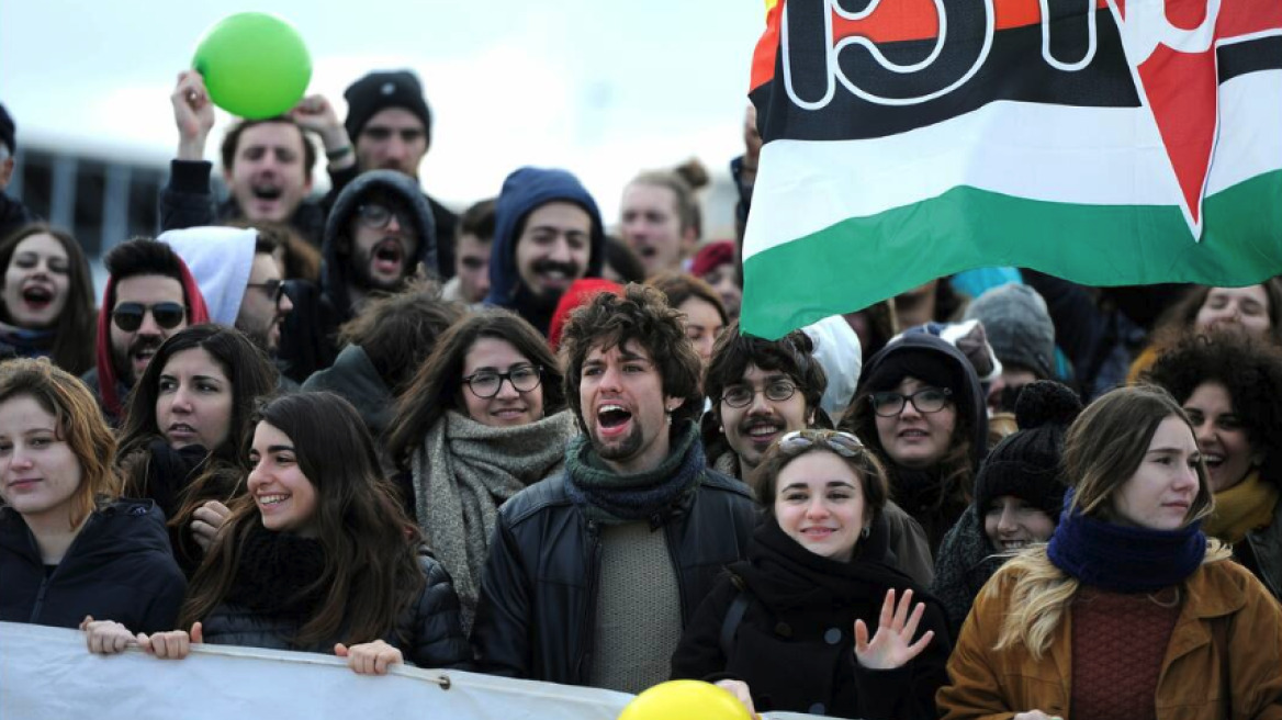 Συγκεντρώσεις υπέρ των προσφύγων σε 300 πόλεις στην Ιταλία 