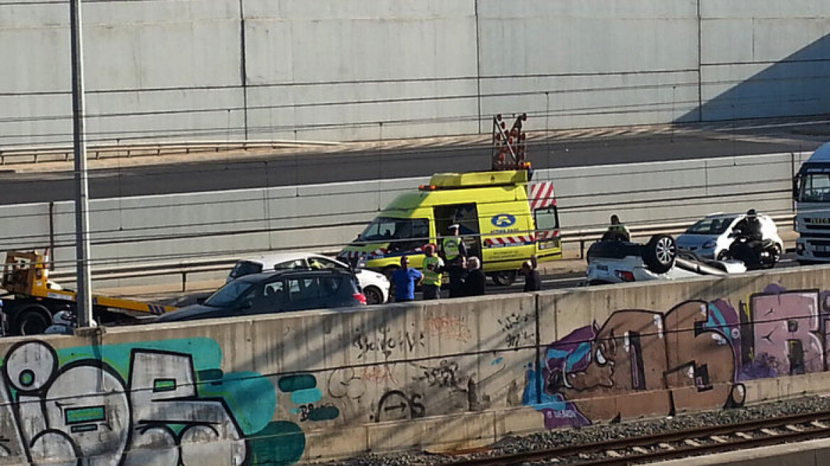 Καραμπόλα τριών οχημάτων στην περιφερειακή Υμηττού στην Αττική Οδό