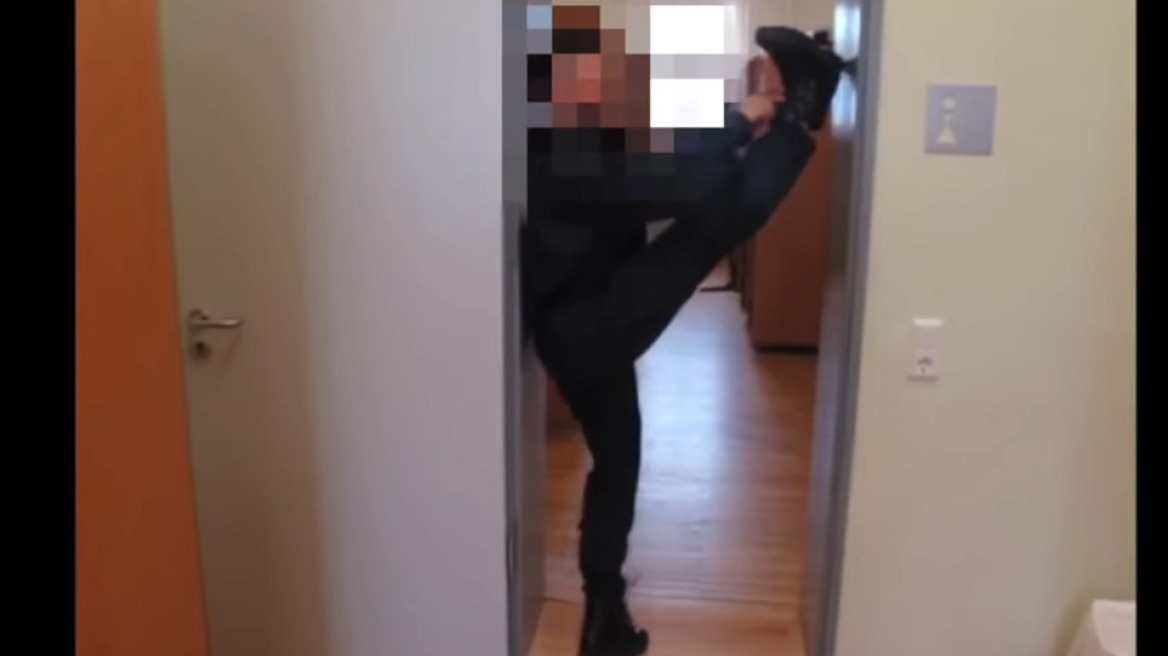 Γερμανία: Δόκιμες αστυνομικίνες χορεύουν προκλητικά σε αστυνομικό τμήμα της Σαξονίας