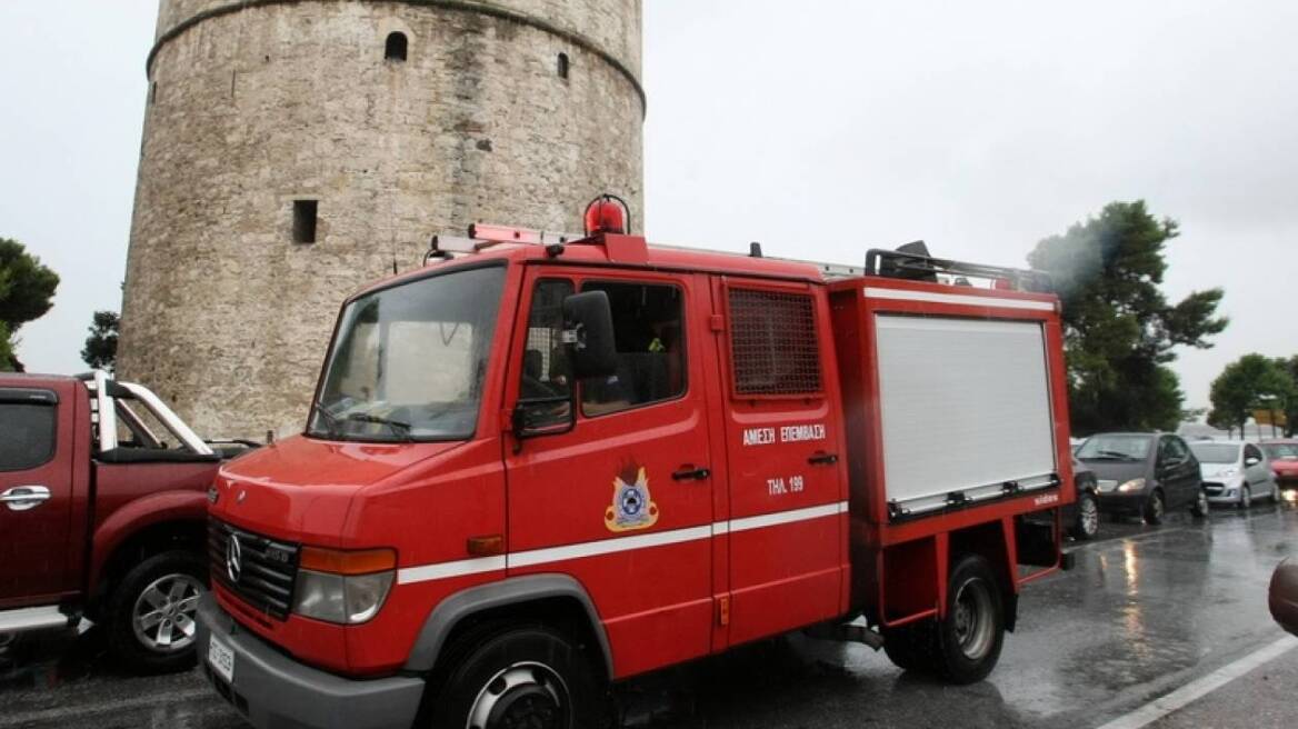 Θεσσαλονίκη: Φωτιά σε μηχανουργείο κοντά σε εμπορικό κέντρο