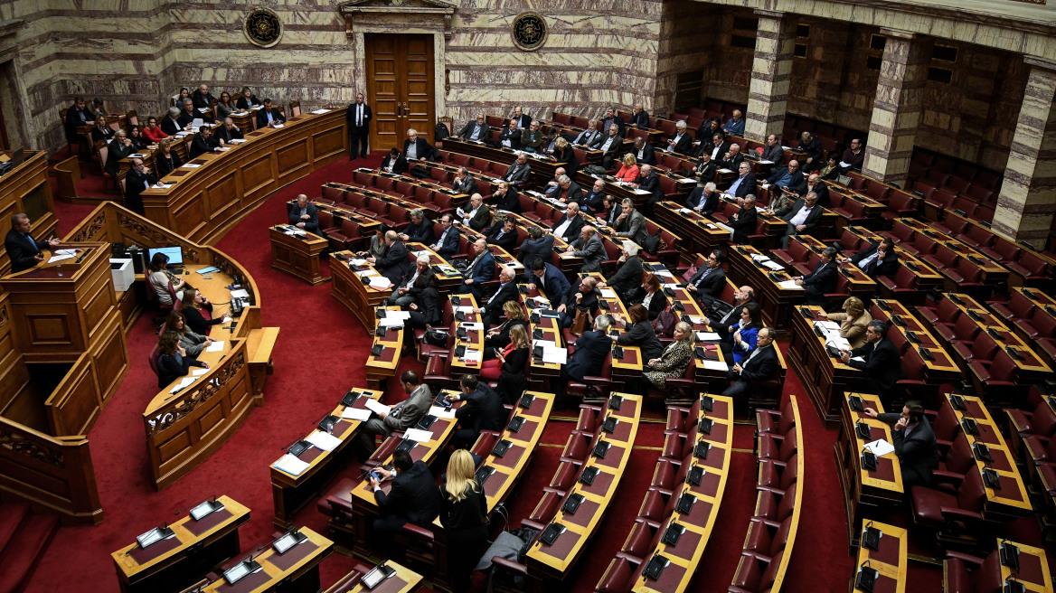 Βουλή: 55 βουλευτές του ΣΥΡΙΖΑ ζητούν έλεγχο νομιμότητας στα κανάλια