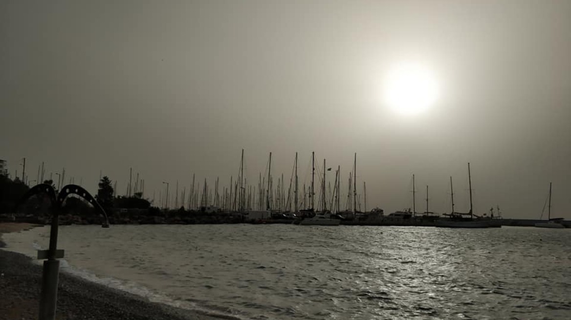 Φωτογραφίες: Η αφρικανική σκόνη «σκοτείνιασε» την Κρήτη