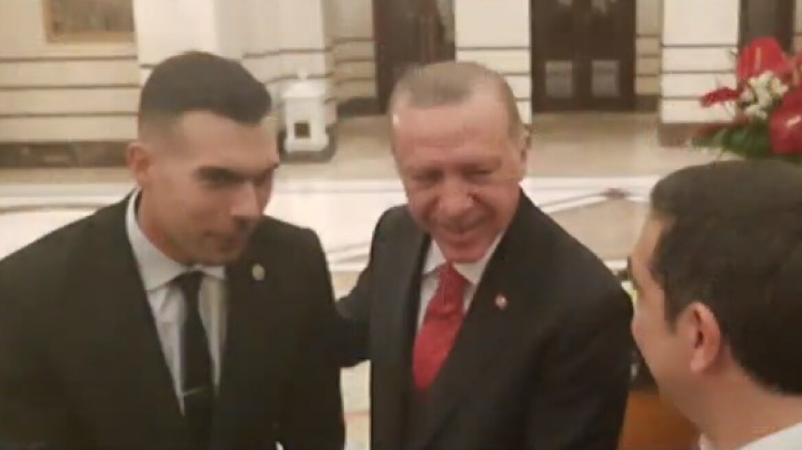 Ο Κώστας Σλούκας αποκαλύπτει το παρασκήνιο από το δείπνο Τσίπρα-Ερντογάν