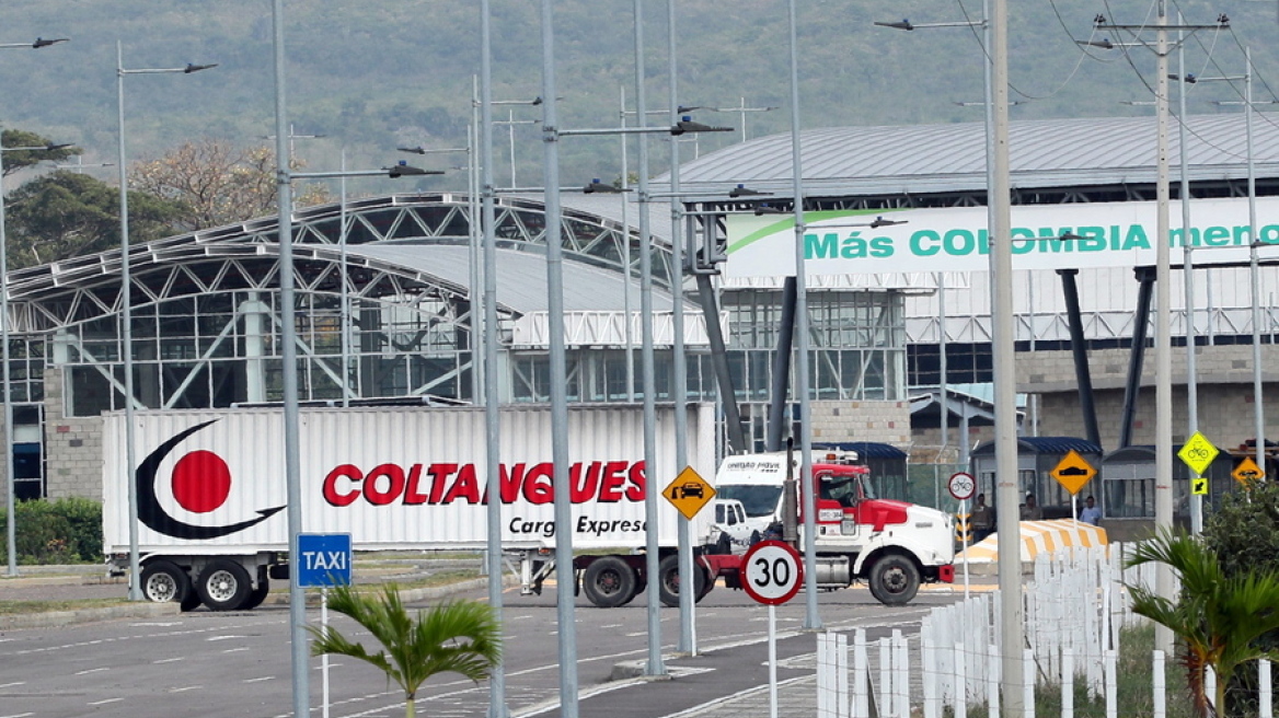 Βενεζουέλα: Στα σύνορα της Κολομβίας τα φορτηγά της ανθρωπιστικής βοήθειας