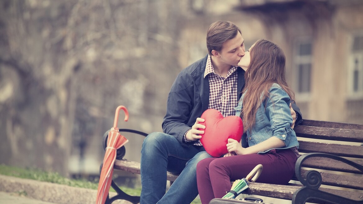Ο έφηβος σας κάνει σεξ; Μην πανικοβληθείτε (απαραιτήτως)