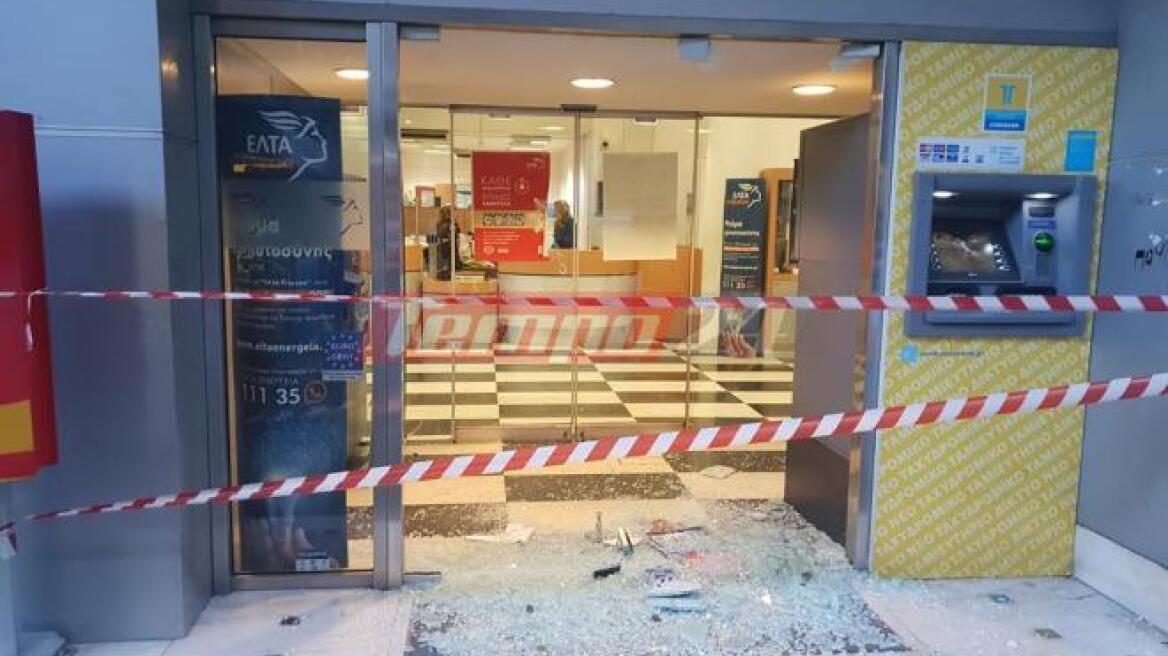 Πάτρα: Κουκουλοφόροι έκαναν γυαλιά - καρφιά κατάστημα των ΕΛΤΑ