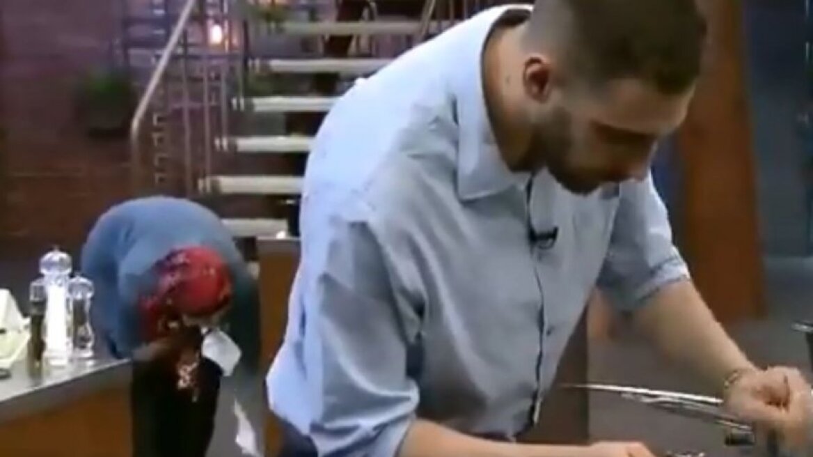 Master Chef: Διαγωνιζόμενη σκούπισε ιδρώτα, μύτη και κουτάλι με το ίδιο χαρτί 