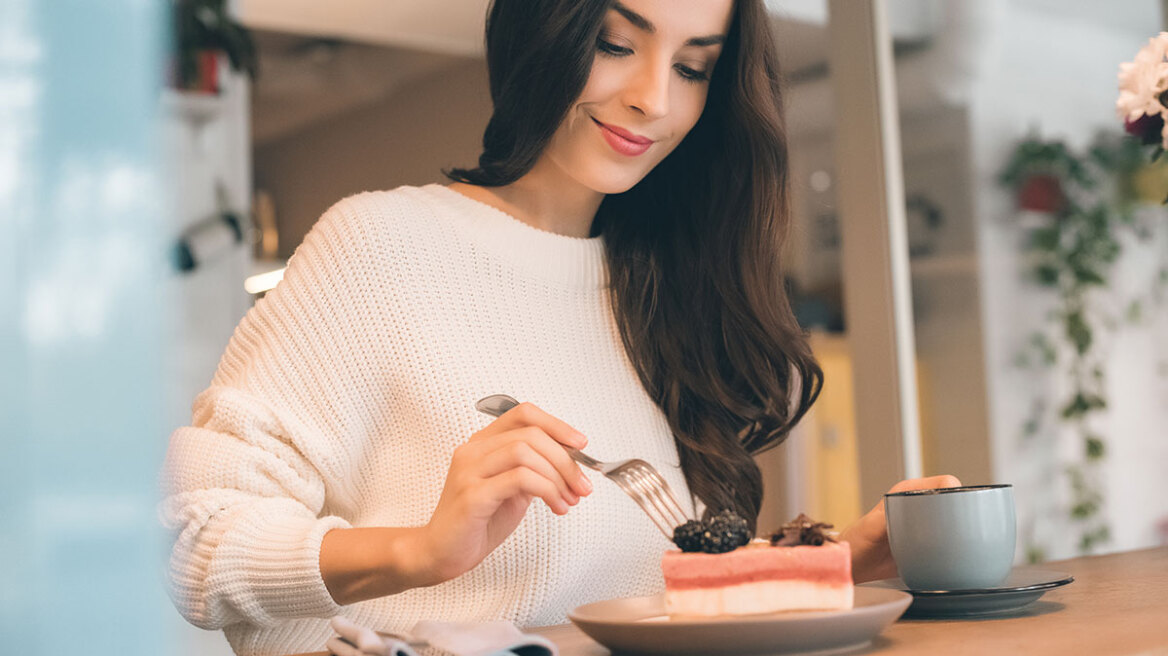 Αν φάτε αυτό το τσιζκέικ, θα φάτε λιγότερο στο γεύμα