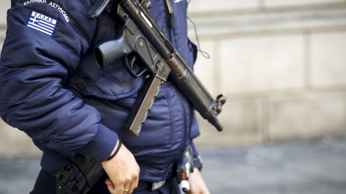 Αιτωλικό: Χτύπησαν μέρα μεσημέρι γριούλα και τη λήστεψαν