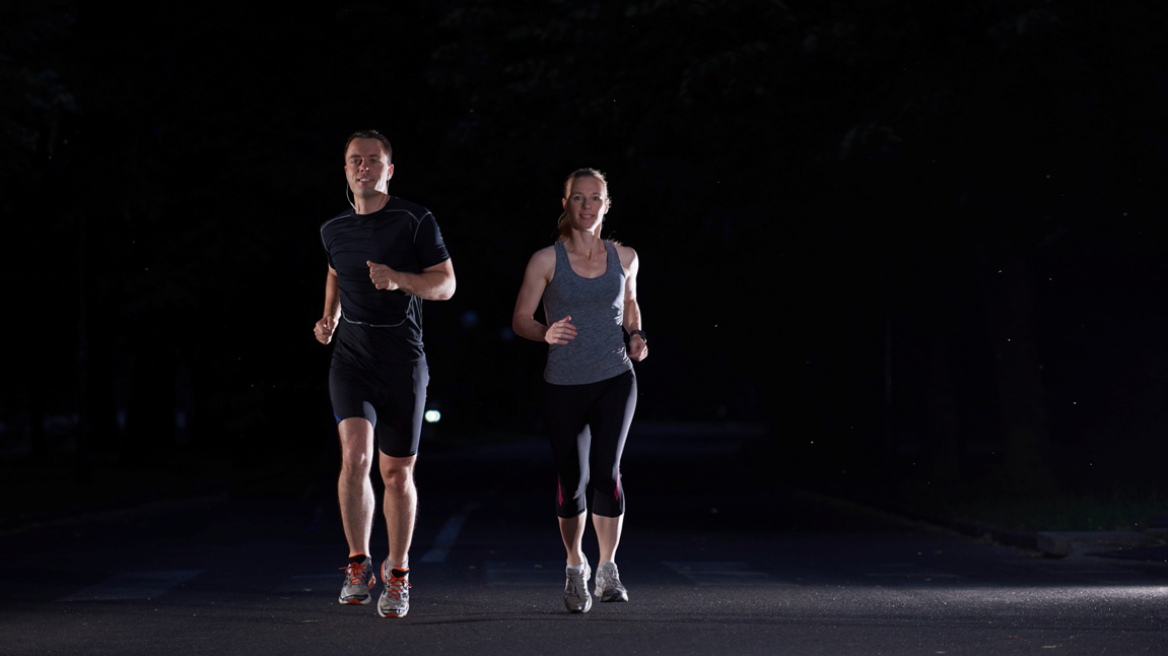 Βραδινή άσκηση: Κόβει την όρεξη, αλλά δεν κόβει τον ύπνο