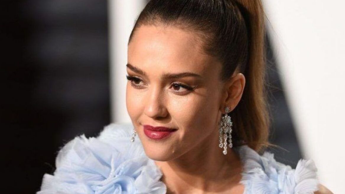 H Tζέσικα Άλμπα μόλις φόρεσε τις τέλειες Mango μπότες 